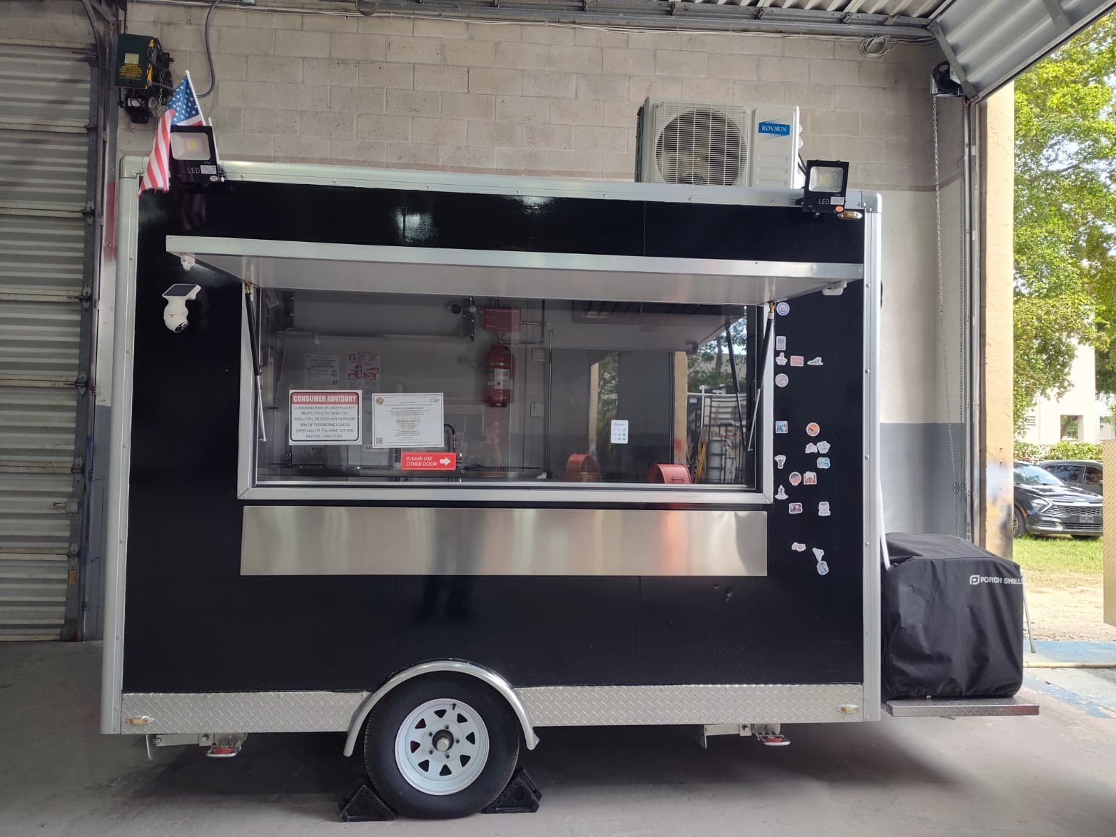Trailer de comida nuevo 2025 — vista exterior